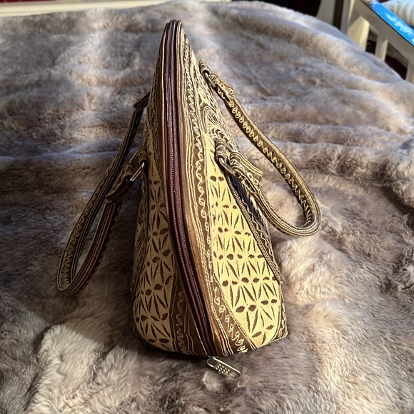 Kuta Raja Handbag - Picture 2 of 9